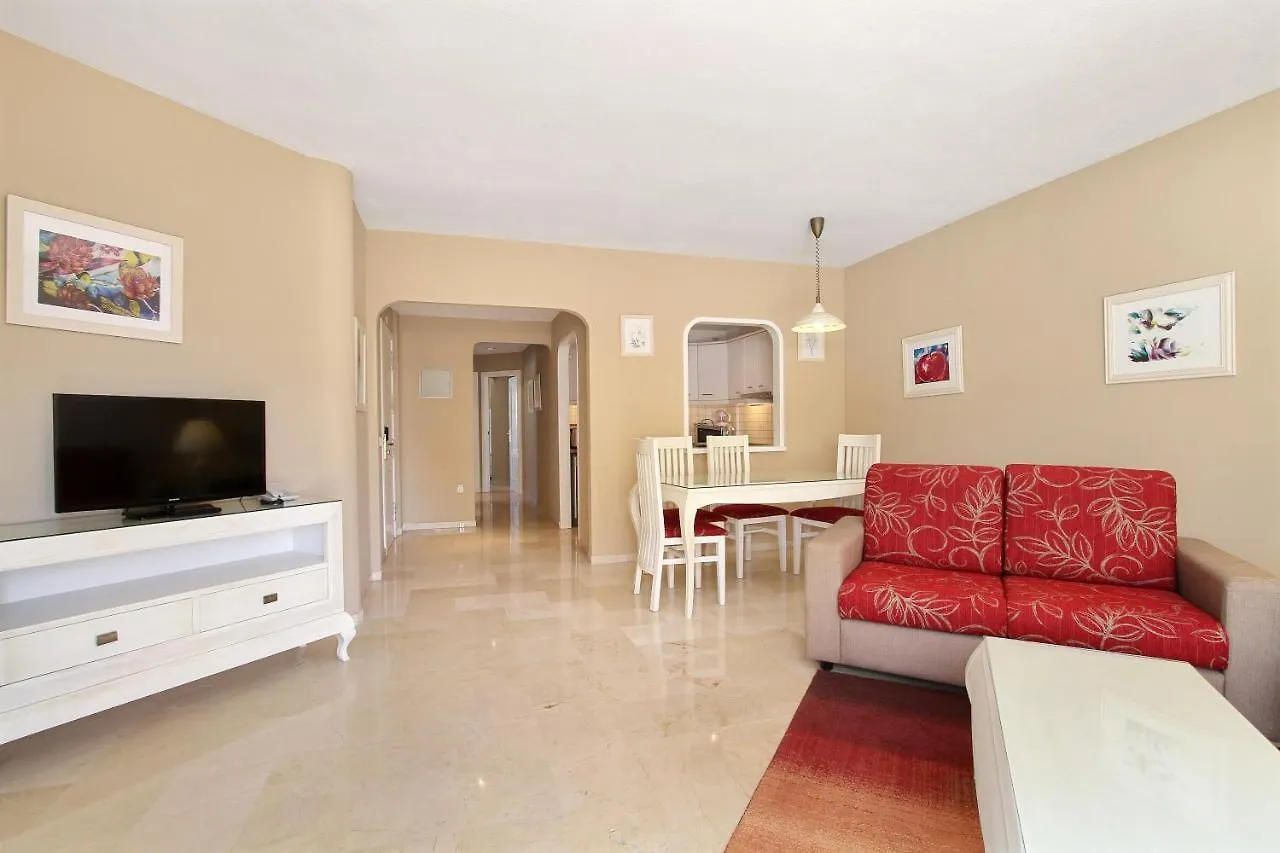 Matchroom Country Club Resort Fuengirola 0*,