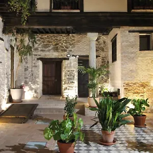 https://patio-de-los-angeles.besthotelstoledo.com